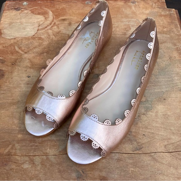 NEW Nicole Millier Artellier flats rose gold metallic open toe size 8.5 - Picture 2 of 10